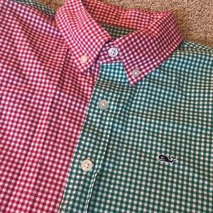 Boys new w/o tags - Vineyard Vines boys whale shirt in holiday colors! Size 16